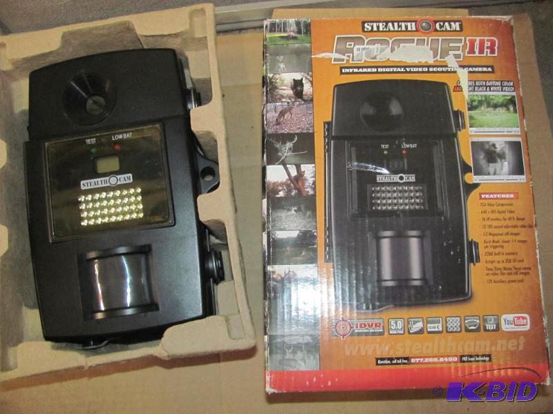 lot 18 image: STEALTH CAM Rogue IR Infrared Digital Video S...