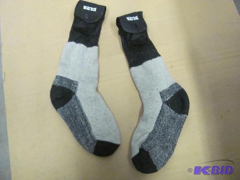lot 63 image: If cold feet ruin your time outdoors, these G...