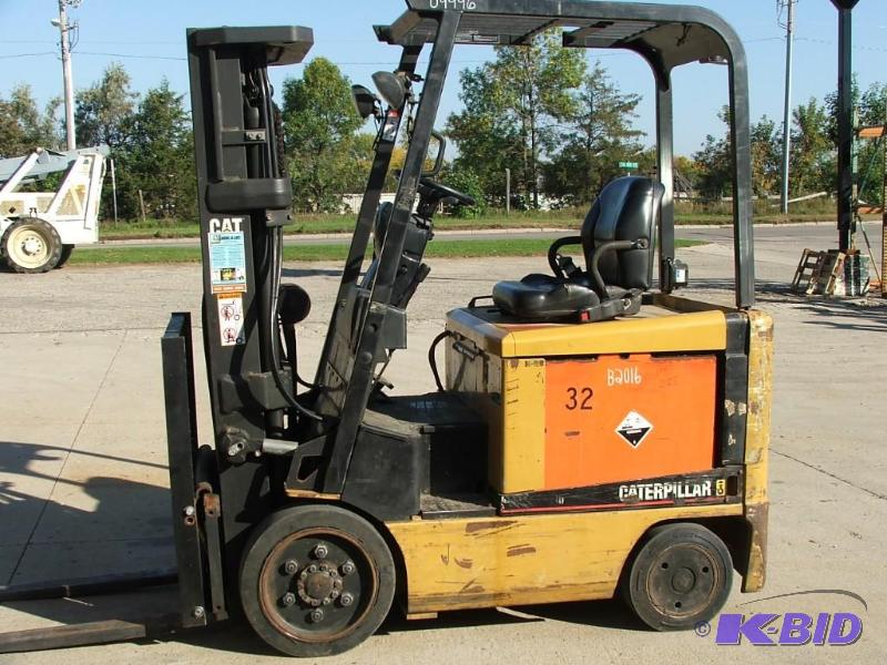 lot 16 image: Cat EC20K Forklift