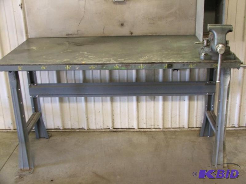 lot 40 image: Steel work bench with vise 60x30x34", st...