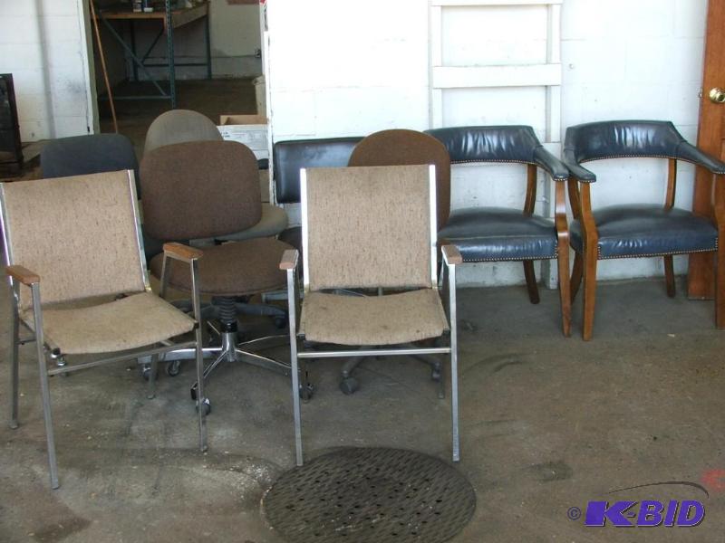 lot 44 image: Lot of assorted chairs...