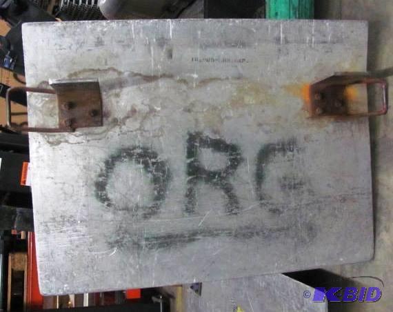 lot 49 image: aluminum dock plate 48&quotx36"...