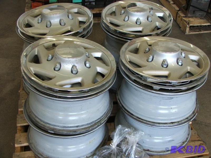 lot 55 image: 8 ford steel wheels, 8 bolt pattern with hub ...