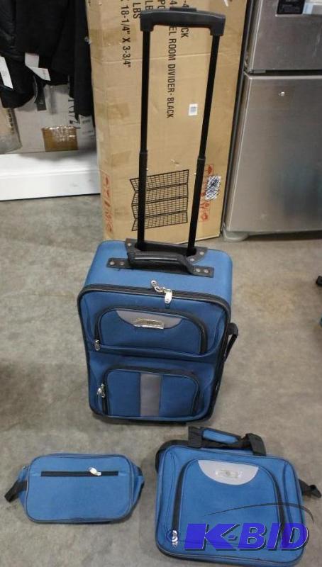 Travel select 3pc luggage set. Blue in color....