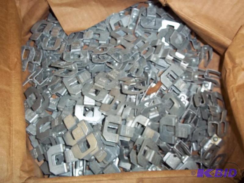 lot 103 image: box of 716 plywood clips...