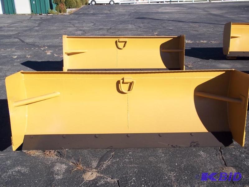 lot 12 image: NEW 6.5 Skid loader Box blade Snow pusher   ...