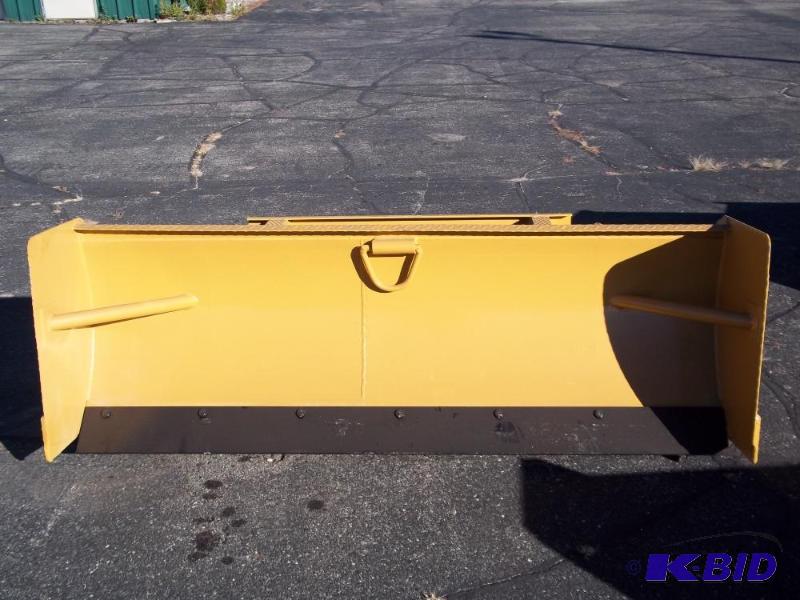 lot 13 image: NEW 6.5 Skid loader Box blade Snow pusher   ...