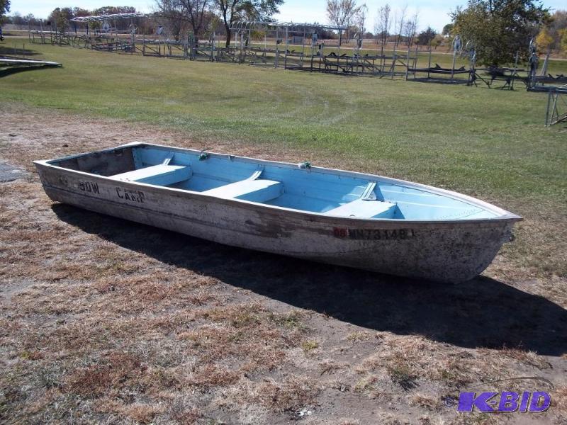 lot 3 image: 14" Aluminum Fishing Boat   Year Non lis...