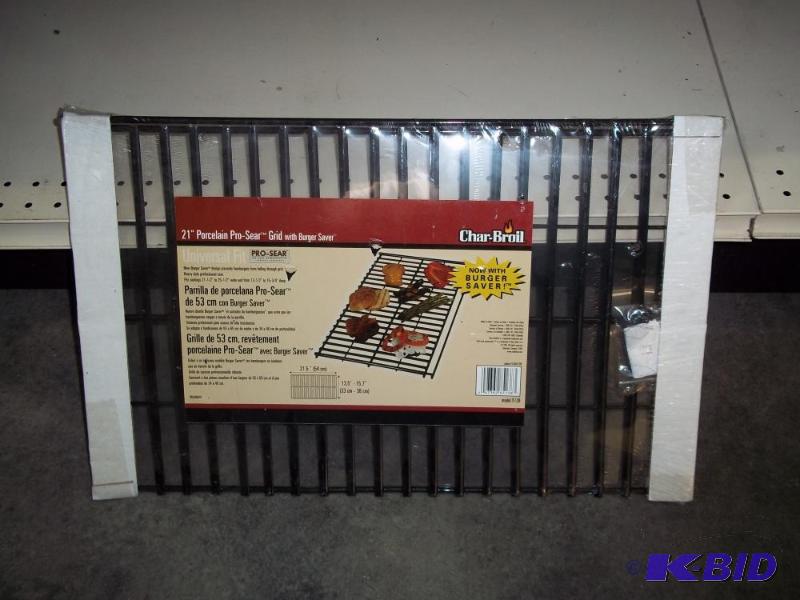 lot 38 image: NEW Char-Broil 21" grate...