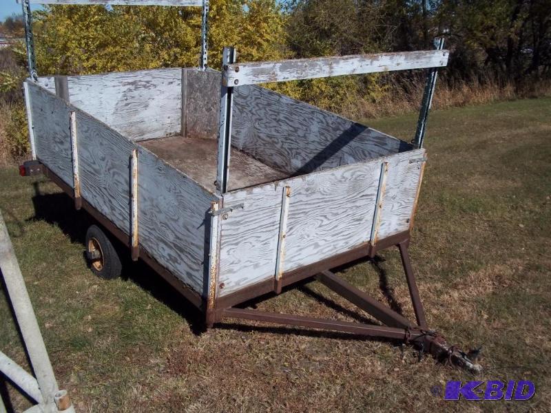 lot 5 image: 5 x 8 box Trailer   good tires, 2" ball,...