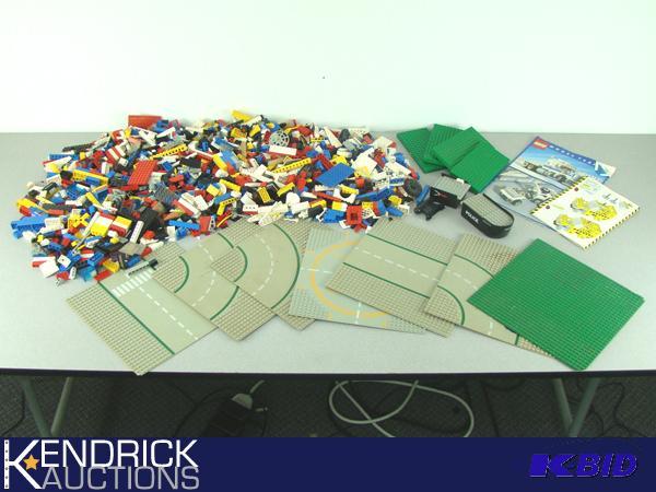 Huge Lot of Vintage Legos