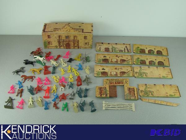 Vintage Walt Disneys Davy Crockett Alamo Tin Building Toys with Plastic Figures