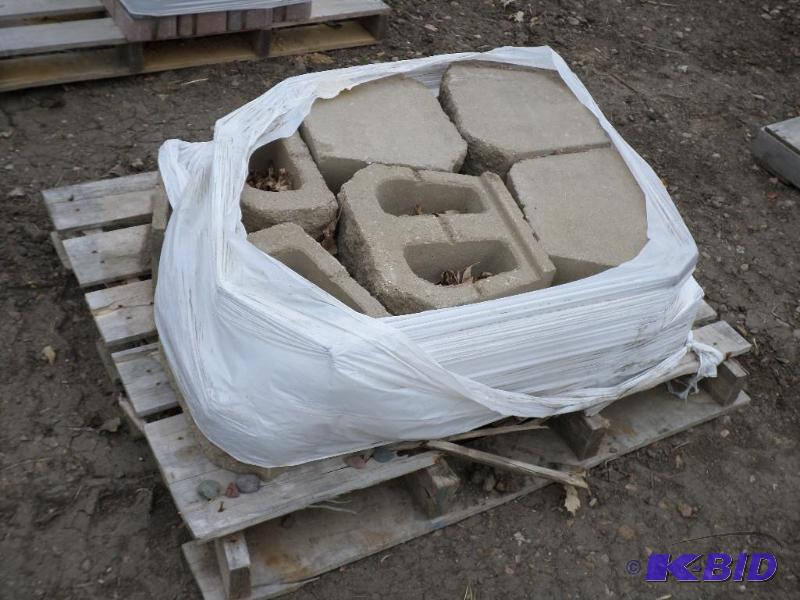 Pallet Of Retaining Wall Block...