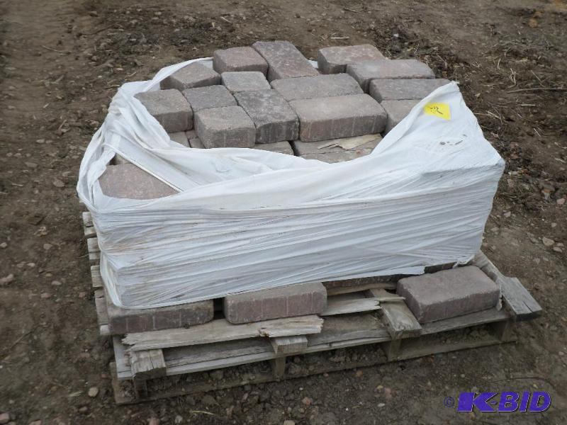 Pallet Of Tumbled Landscape Block...