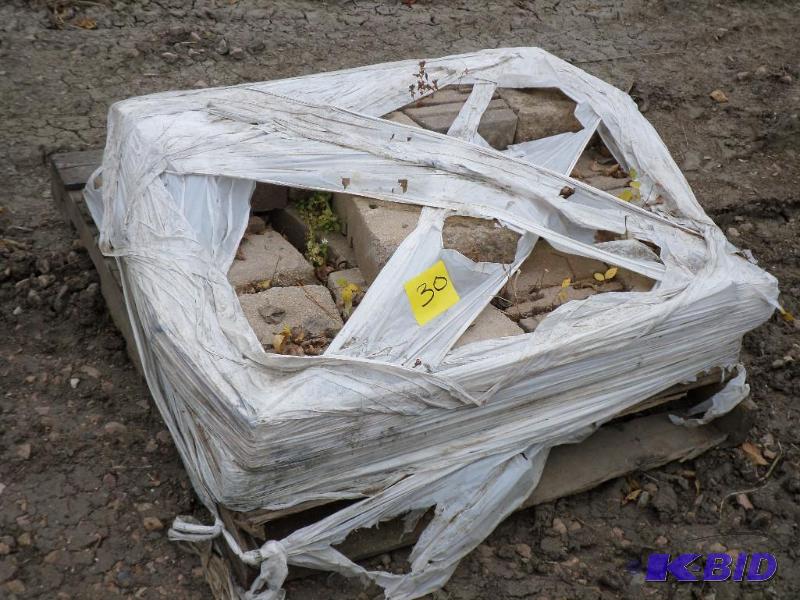 Pallet Of Retaining Wall Block...