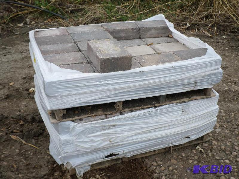 (2) Pallets Of Borgert Tumbled Landscape Bloc...