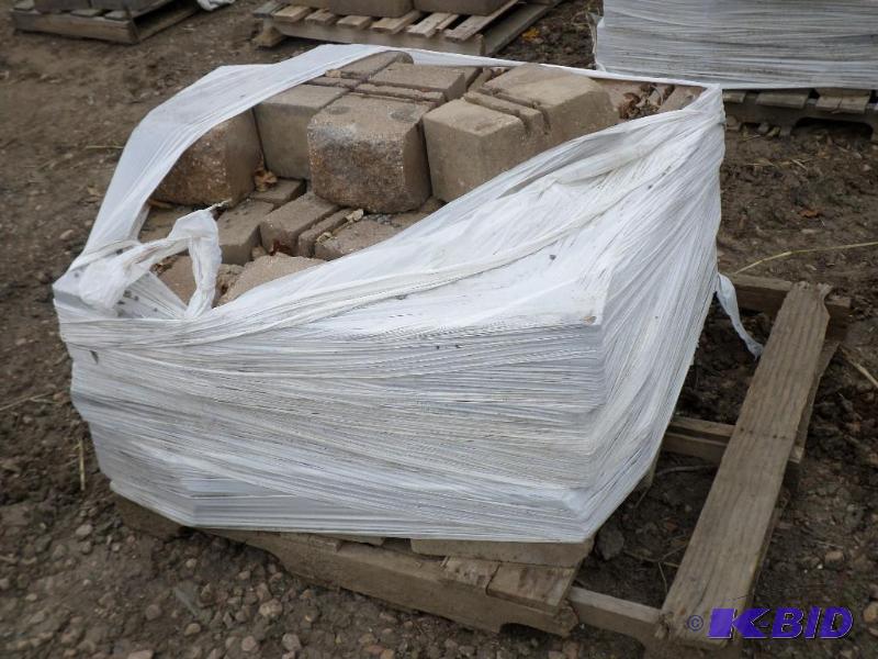 Pallet Of Retaining Wall Block...