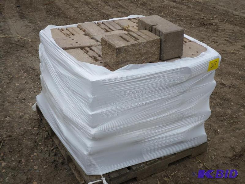 Pallet Of Retaining Wall Block...