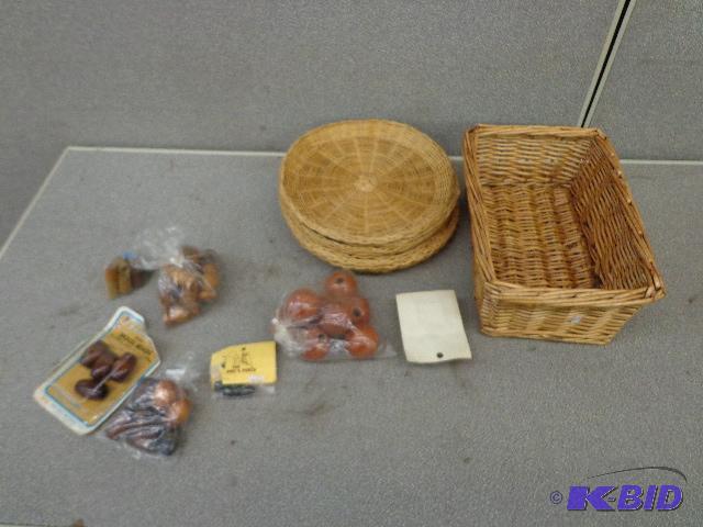 Wicker Baskets, Plate Holders and Beads 11 x ...
