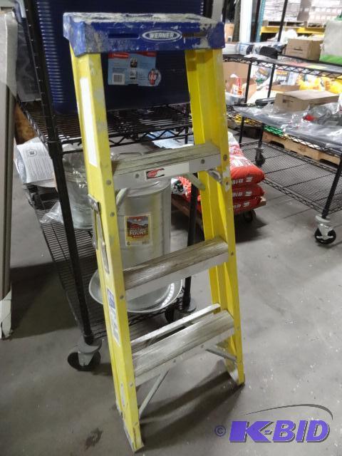 lot 12 image: Used Werner 4 ft Fiberglass Non-Conductive La...