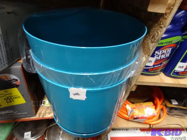 lot 141 image: Qty 3 NEW Plastic Plant Pots 10in 8 qt ea No ...