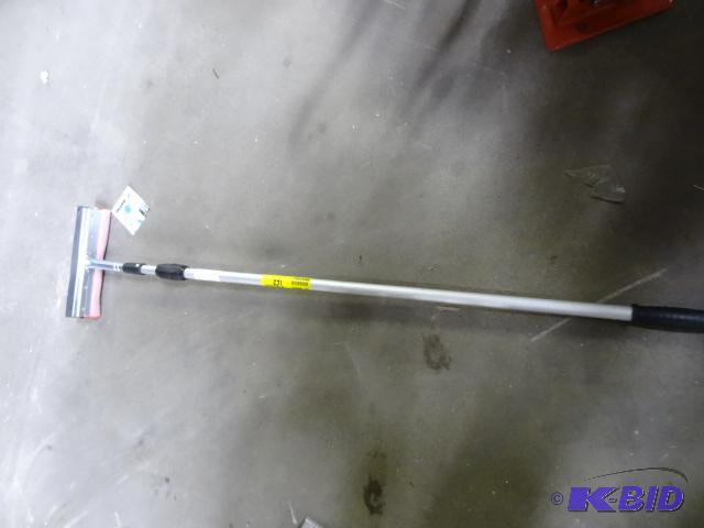 lot 17 image: NEW SkweeG 10 in Sponge Squeegee with Telesco...