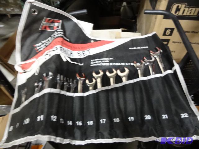 lot 192 image: NEW KT Industries 15 pc Combination Box and O...