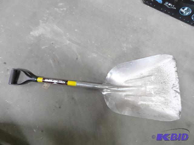 lot 20 image: USED Ames True Temper luminum Grain Shovel wi...