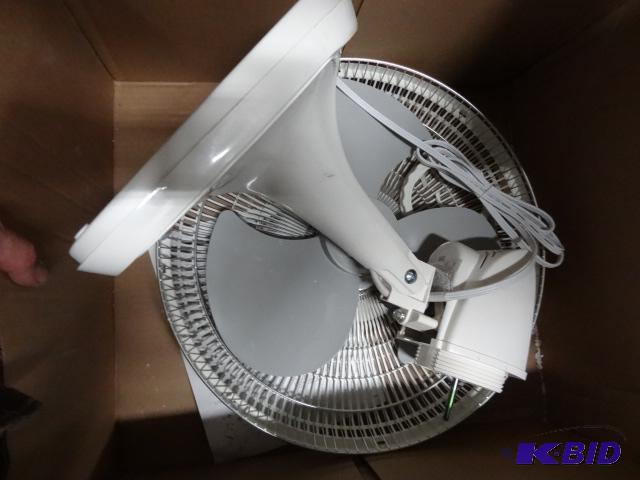 lot 268 image: New Air King 16 inch 3 speed oscillating fan....