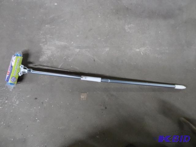 lot 29 image: NEW Quickie HomePro Automatic Sponge Mop with...