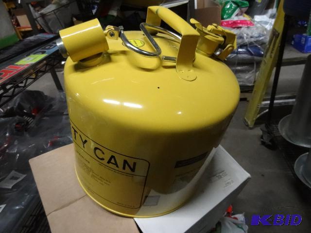 lot 290 image: New in box Eagle Brand diesel fuel container....