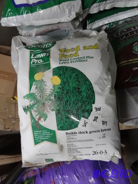 lot 307 image: New bag of Scotts Lawn pro weed & feed. W...