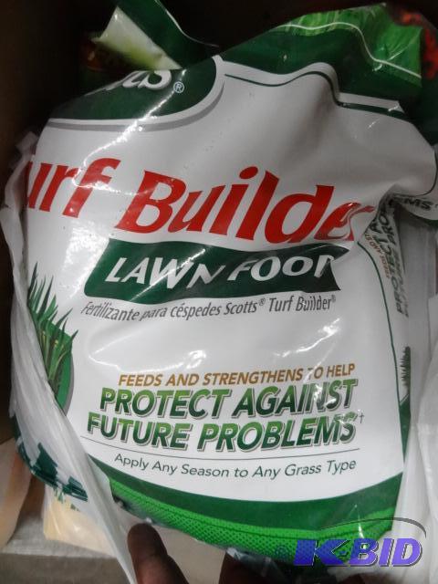 lot 367 image: New lot of qty 2 bags scott turf builder lawn...