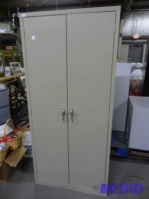 lot 461 image: Used 2 door metal cabinet. 36 x 18 x 78...