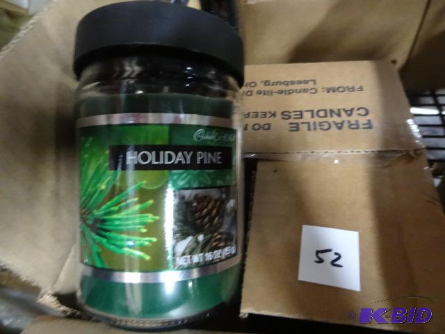 lot 52 image: Qty 4 NEW 16 oz Candles in Jar with Lid  Holi...