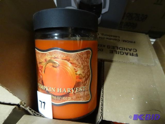 lot 77 image: Qty 4 NEW 16 oz Candles in Jar with Lid  Pump...