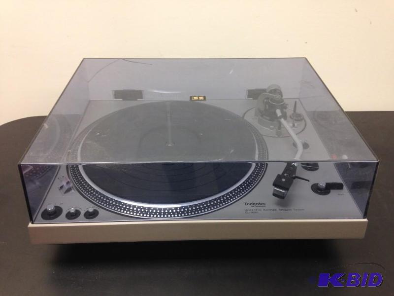 lot 19 image: Technics by Panasonic SL1650 Turntable SL-16...