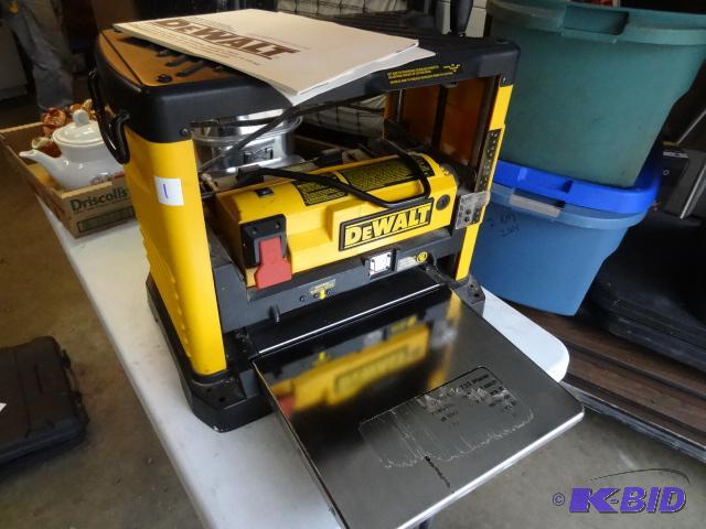 lot 1 image: Dewalt DW733 heavy duty portable thickness pl...