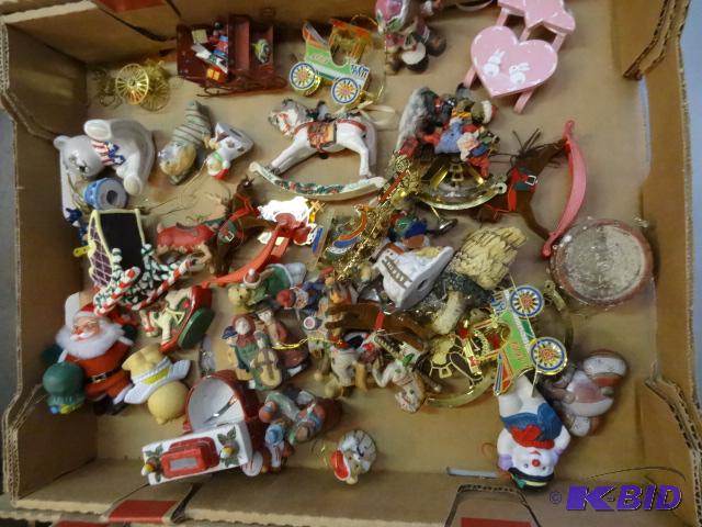 lot 104 image: Box of Christmas ornaments...