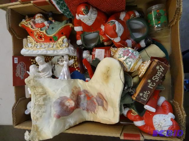 lot 107 image: Misc Christmas figurines and dcor...