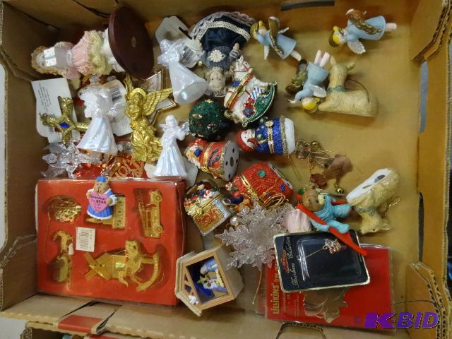 lot 108 image: Misc Christmas ornaments and dcor...