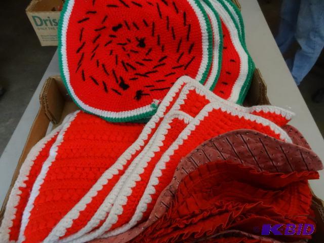 lot 111 image: Christmas place mats...