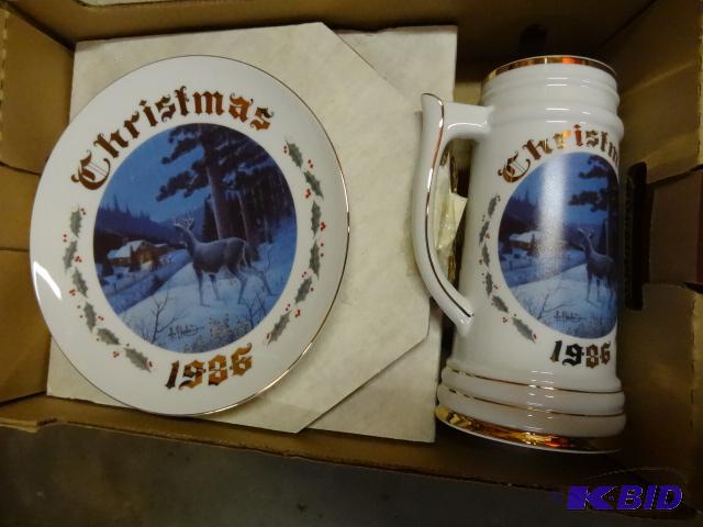 lot 137 image: Legacy limited Chritsmas 1986 collectors plat...