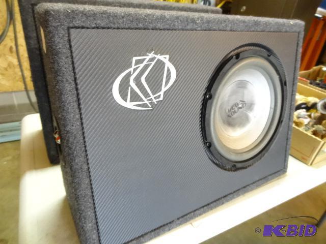 lot 152 image: Mega sound speaker. Kicker 10TC104. 4 Ohm. Wo...