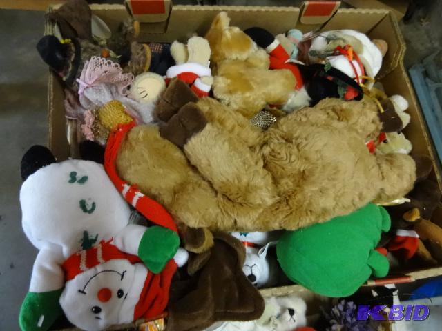 lot 162 image: Misc stuffed Christmas animals...