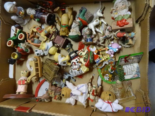 lot 164 image: Misc Christmas ornaments....