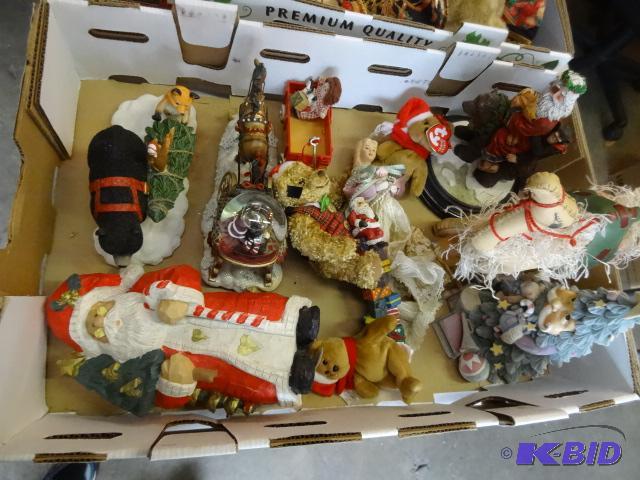 lot 165 image: Misc Christmas dcor....