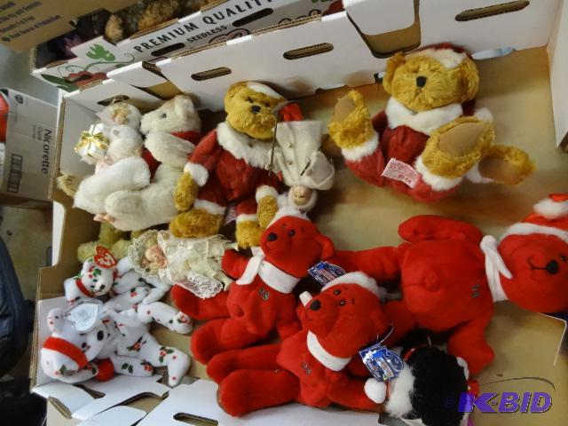 lot 168 image: Misc Christmas bears....