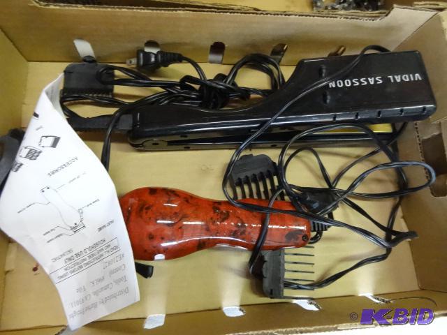 lot 178 image: Electric hair clippers. Vidal Sassoon starigh...