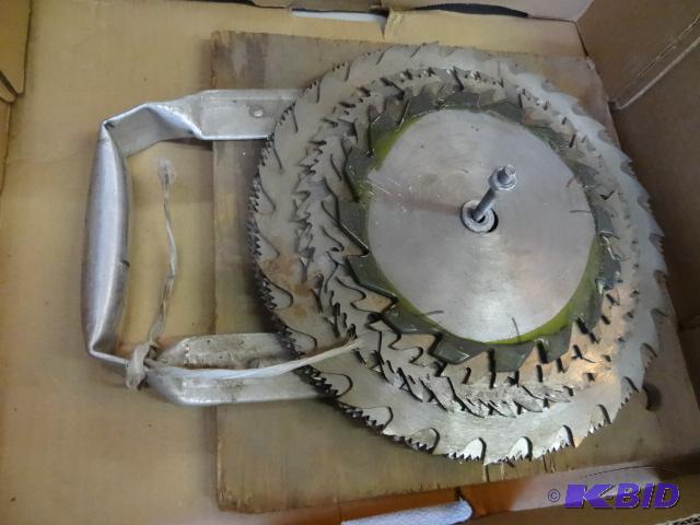 lot 185 image: Misc saw blades...